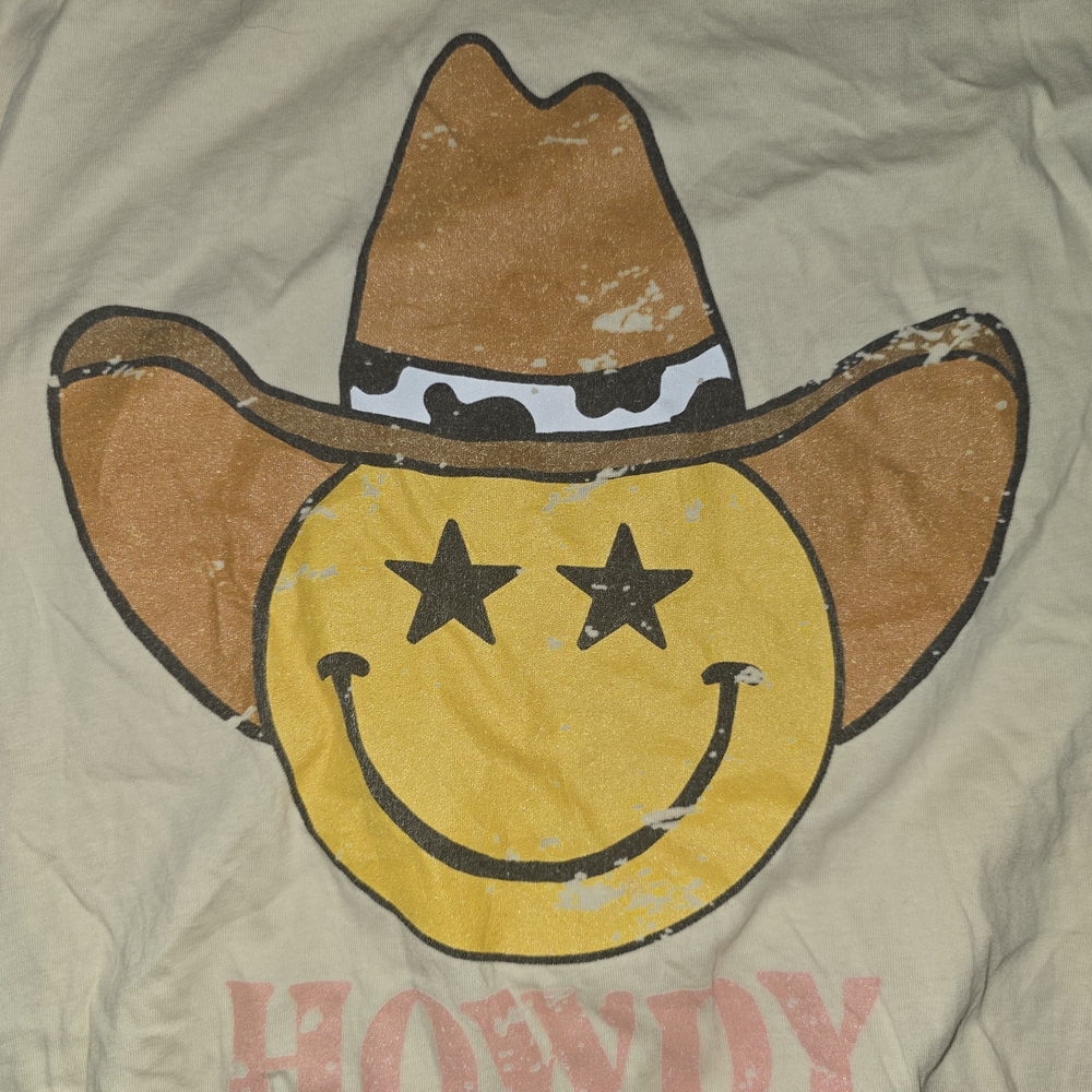 Beige Graphic Tee with Smiley Face and Cowboy Hat